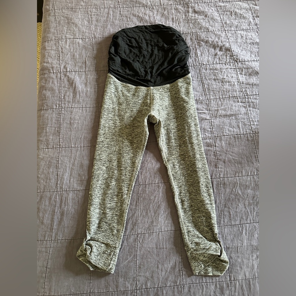 Beyond the Bump Calf-Length Yoga Pants